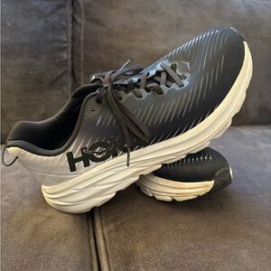 Hoka rincon 3 Men's Black Running Shoes. Hoka size 11